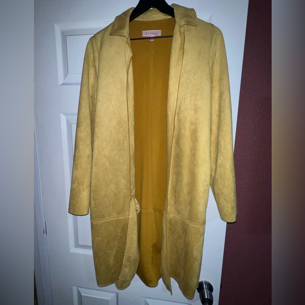 Adorable suede trench like coat
